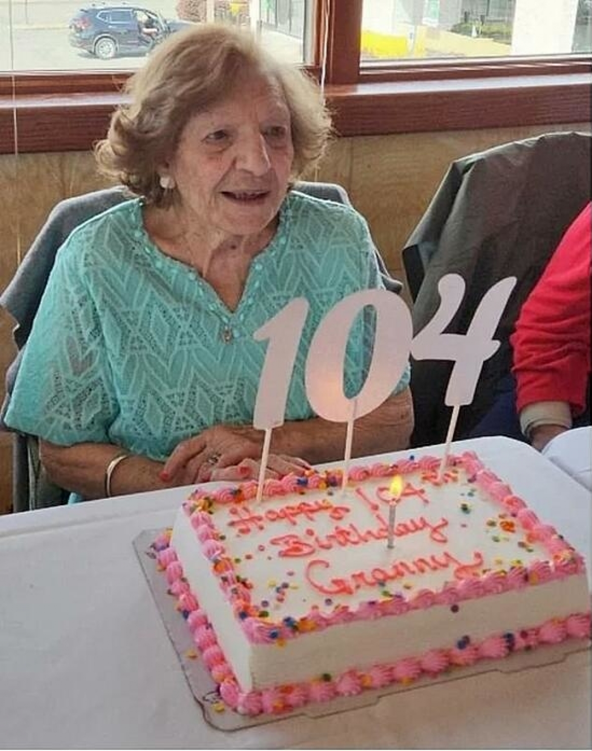 Bà Antoinette Inserra đón sinh nhật lần thứ 104, tháng 4/2023. Ảnh: Antoinette Inserra