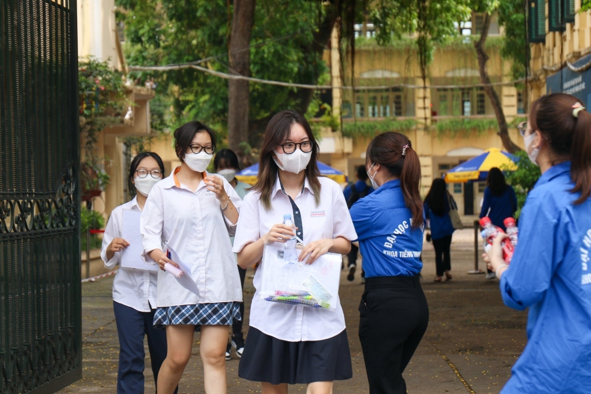 Năm học 2023-2024, Hà Nội tuyển vào các trường THPT công lập khoảng 72.000 học sinh, chiếm tỷ lệ 55,7%.