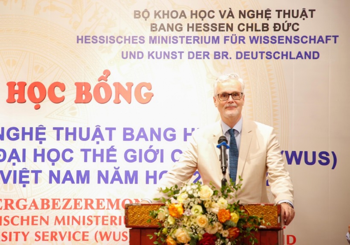 TS Guido Hildner - Đại sứ quán Cộng hòa Liên bang Đức tại Việt Nam phát biểu tại lễ trao học bổng 