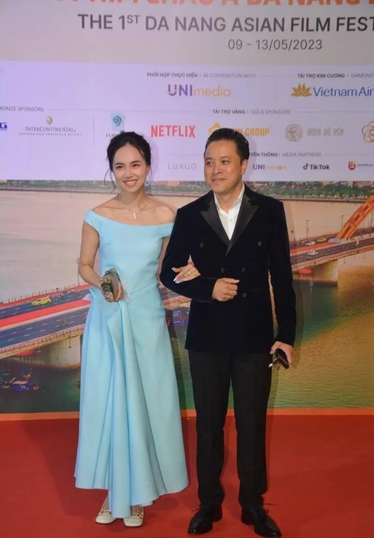 Đạo diễn Victor Vũ - Trưởng Ban Giám khảo hạng mục Phim Việt Nam và vợ - diễn viên Đinh Ngọc Diệp