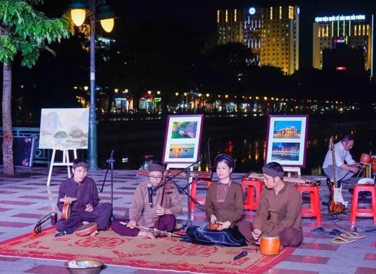 Chương trình nghệ thuật tại bờ hồ Tam Bạc dịp Quốc khánh năm 2022