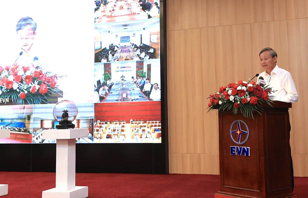 Tổng giám đốc EVN Trần Đình Nhân phát biểu tại hội nghị