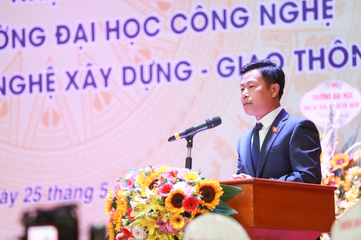 Giám đốc ĐHQGHN Lê Quân phát biểu tại Lễ kỷ niệm 20 năm thành lập trường ĐH Công nghệ 