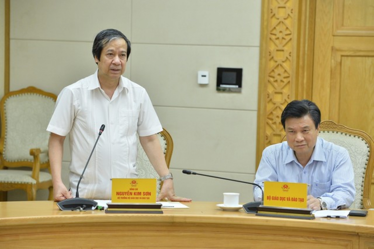 Bộ trưởng Bộ GD-ĐT Nguyễn Kim Sơn báo cáo về phương án tăng học phí cho năm học mới 2023-2024 