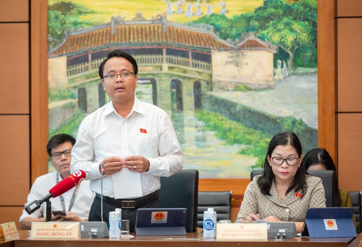Đại biểu Đặng Hồng Sỹ - Đoàn đại biểu Quốc hội tỉnh Bình Thuận (Ảnh KT)