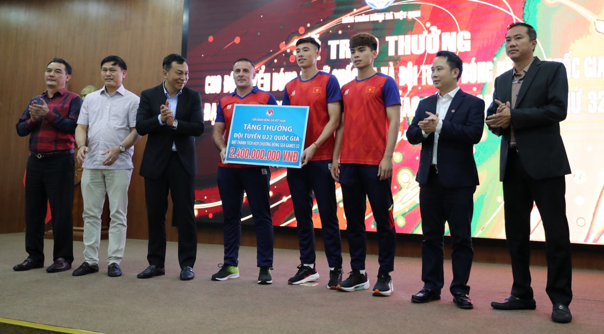 Đội tuyển U22 Việt Nam được trao thưởng 2,4 tỉ đồng