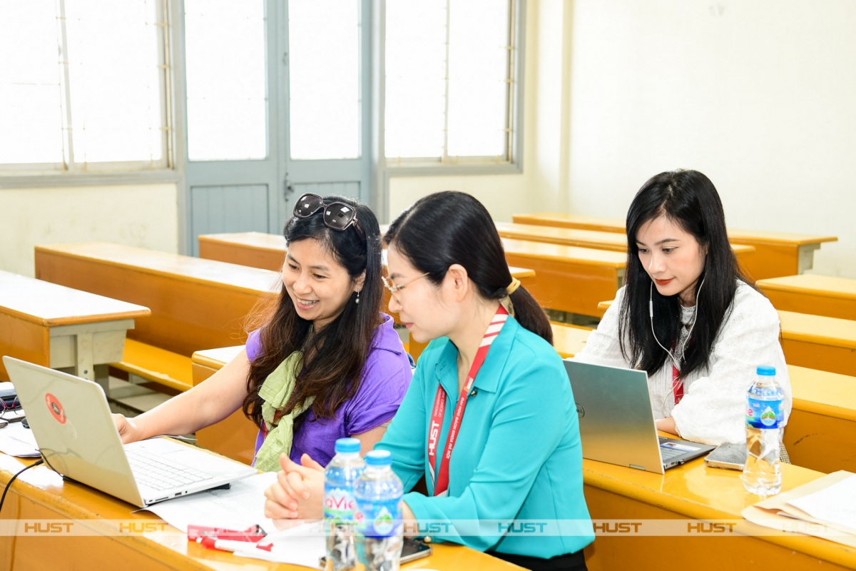 Một hội đồng phỏng vấn thí sinh XTTN diện 1.3 tại Đại học Bách khoa Hà Nội