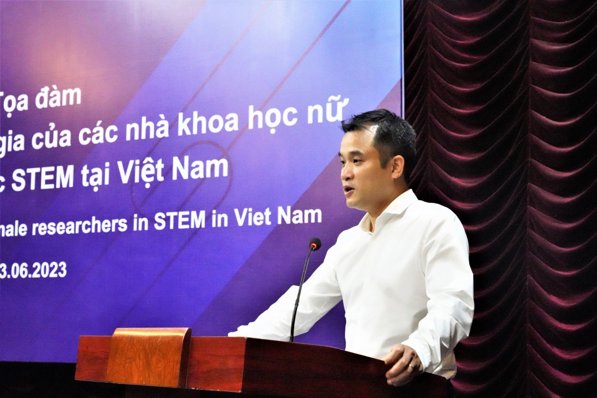 PGS.TS Phạm Bảo Sơn- Phó Giám đốc ĐH Quốc gia Hà Nội phát biểu tại cuộc tọa đàm 