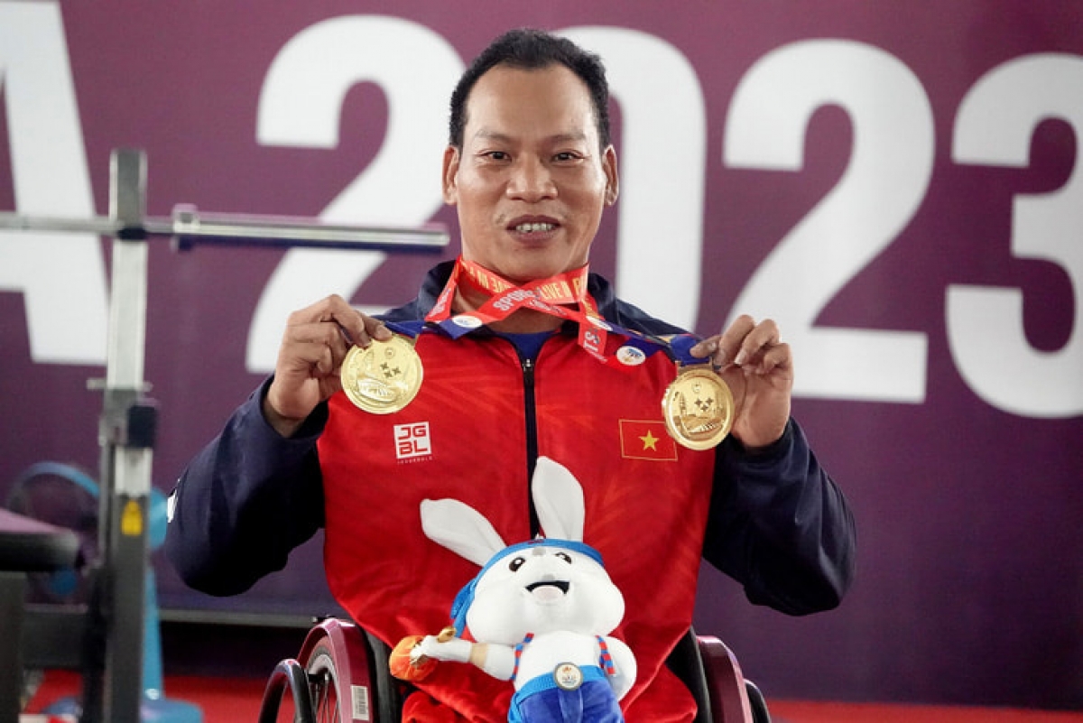 Lê Văn Công tiếp tục thống trị ở hạng cân 49kg Nam