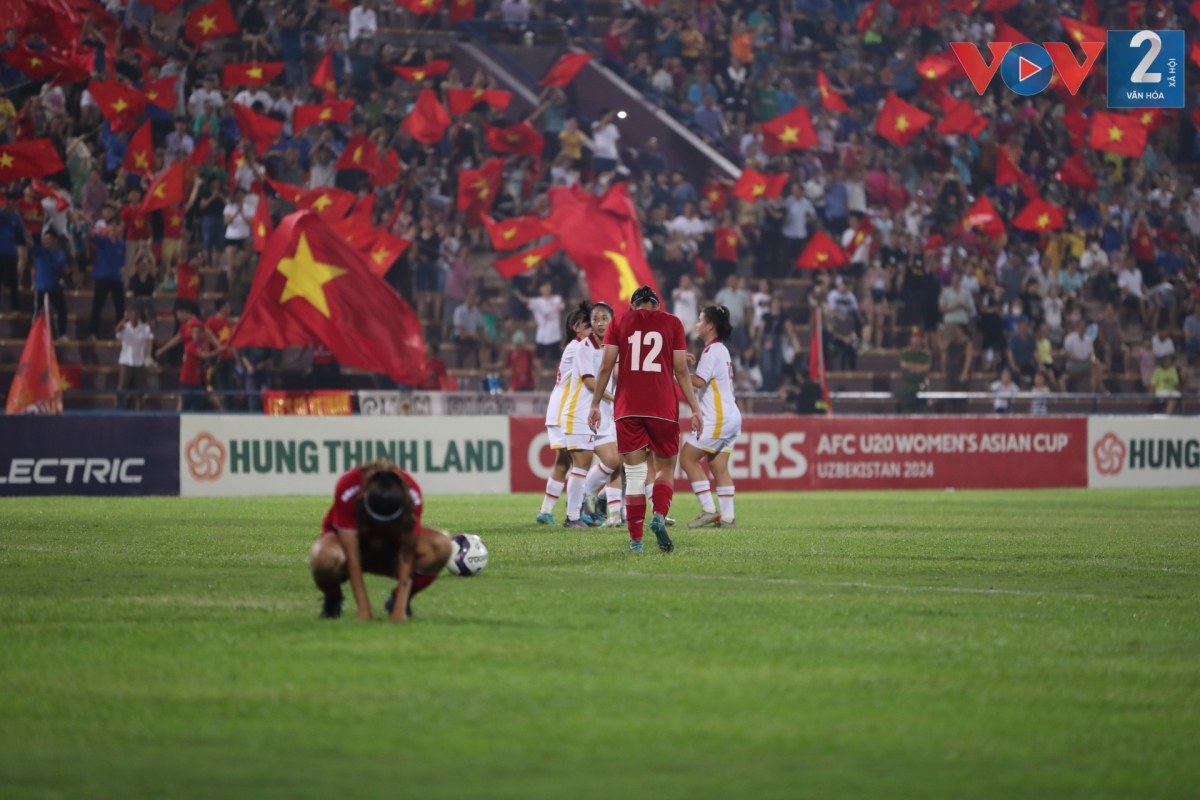 Theo Minh Chuyên, sự cuồng nhiệt của khán giả trên sân Việt Trì (Phú Thọ) đã tiếp thêm động lực thi đấu cho toàn đội