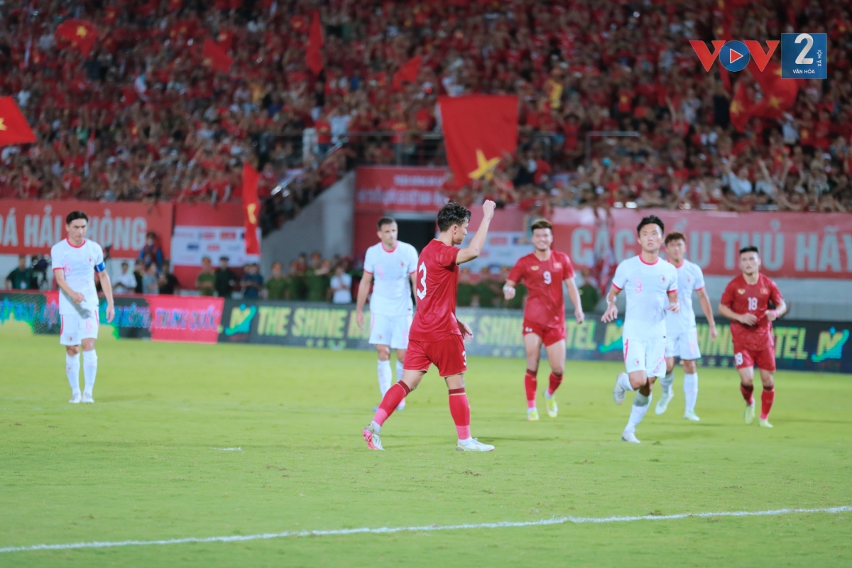 Sau khi giữ sạch lưới ở 3 trận đầu, ĐT Việt Nam nhận liền 10 bàn thua trong 3 trận sau