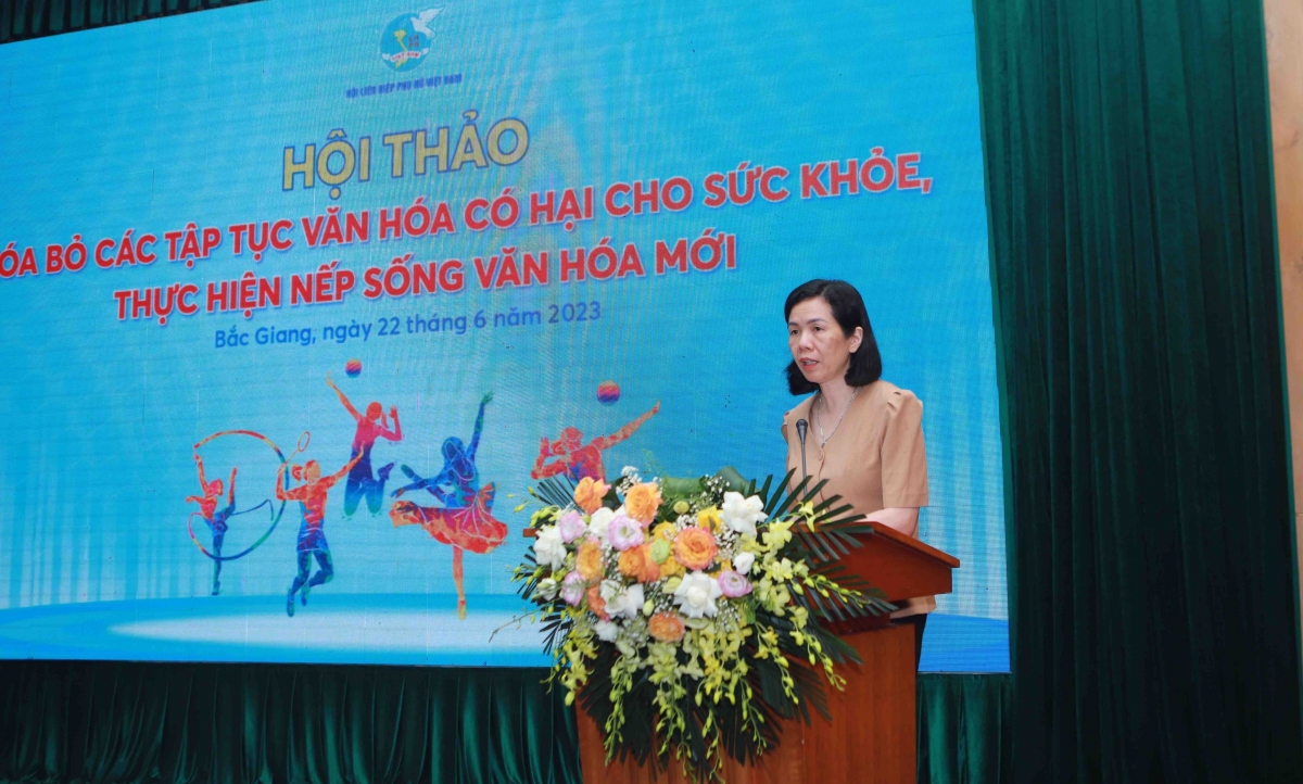 Bà Nguyễn Thị Minh Hương, Phó chủ tịch Trung ương Hội LHPNVN 