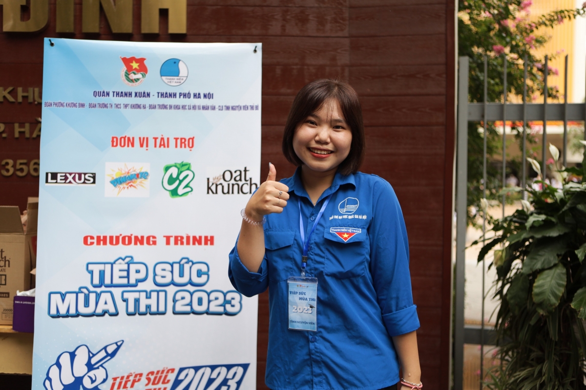 Lưu Thu Quỳnh, Đội trưởng Đội sinh viên tình nguyện Trường Đại học KHXH&amp;NV tại điểm thi THCS Khương Đình