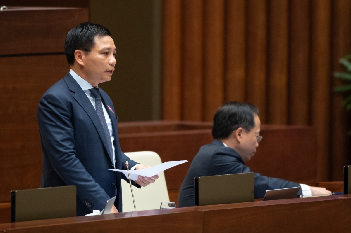 Bộ trưởng Bộ Giao thông vận tải Nguyễn Văn Thắng trong phiên chất vấn và trả lời chất vấn