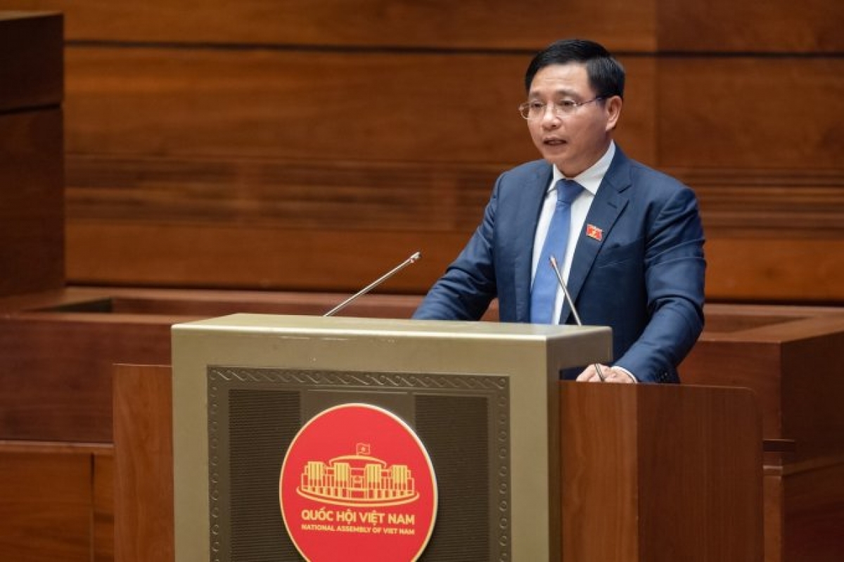 Bộ trưởng Bộ Giao thông Vận tải Nguyễn Văn Thắng trả lời chất vấn tại hội trường Quốc hội