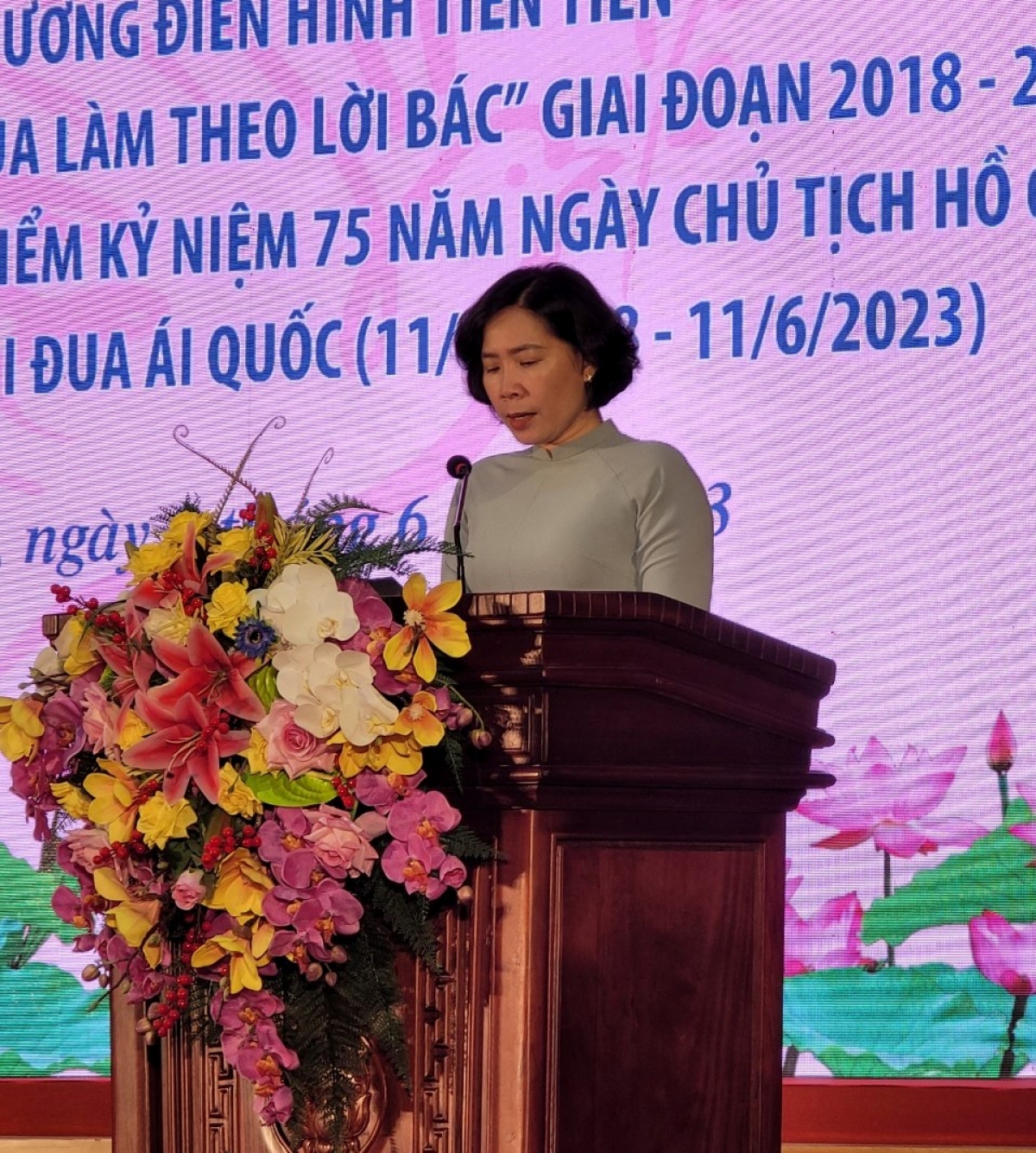 Bà Lê Kim Anh, thành ủy viên, Chủ tịch Hội LHPN Hà Nội phát biểu tại Hội nghị biểu dương điển hình tiên tiến “Phụ nữ Thủ đô thi đua làm theo lời Bác”