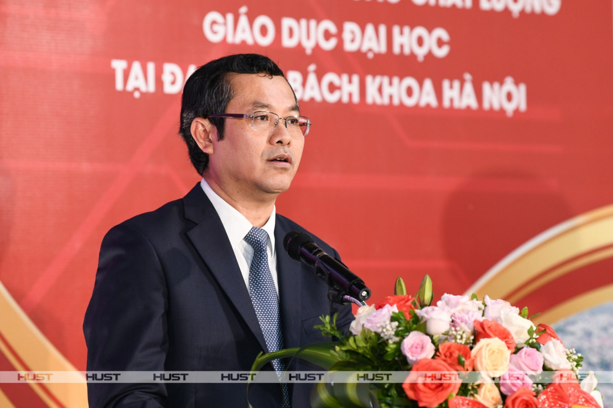 PGS Nguyễn Văn Phúc - Thứ trưởng Bộ GD&amp;ĐT phát biểu tại buổi lễ