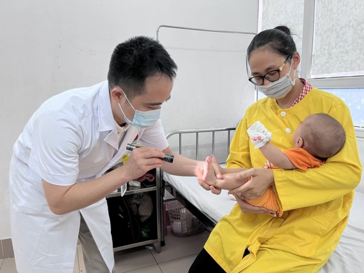 Hiện số bệnh nhi mắc tay chân miệng ở TP. Hồ Chí Minh nhiều nhất, đã ghi nhận 3 bệnh nhi tử vong