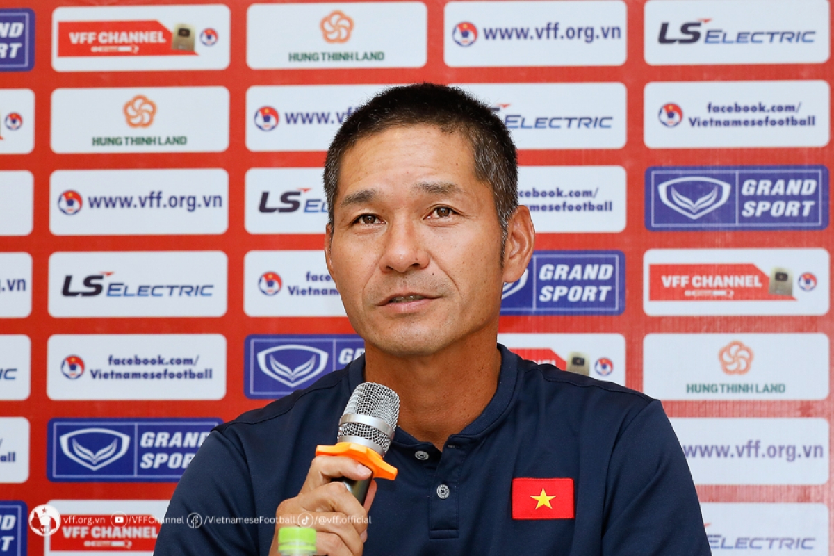 Ông Akira Ijiri - HLV trưởng đội tuyển U20 nữ Việt Nam