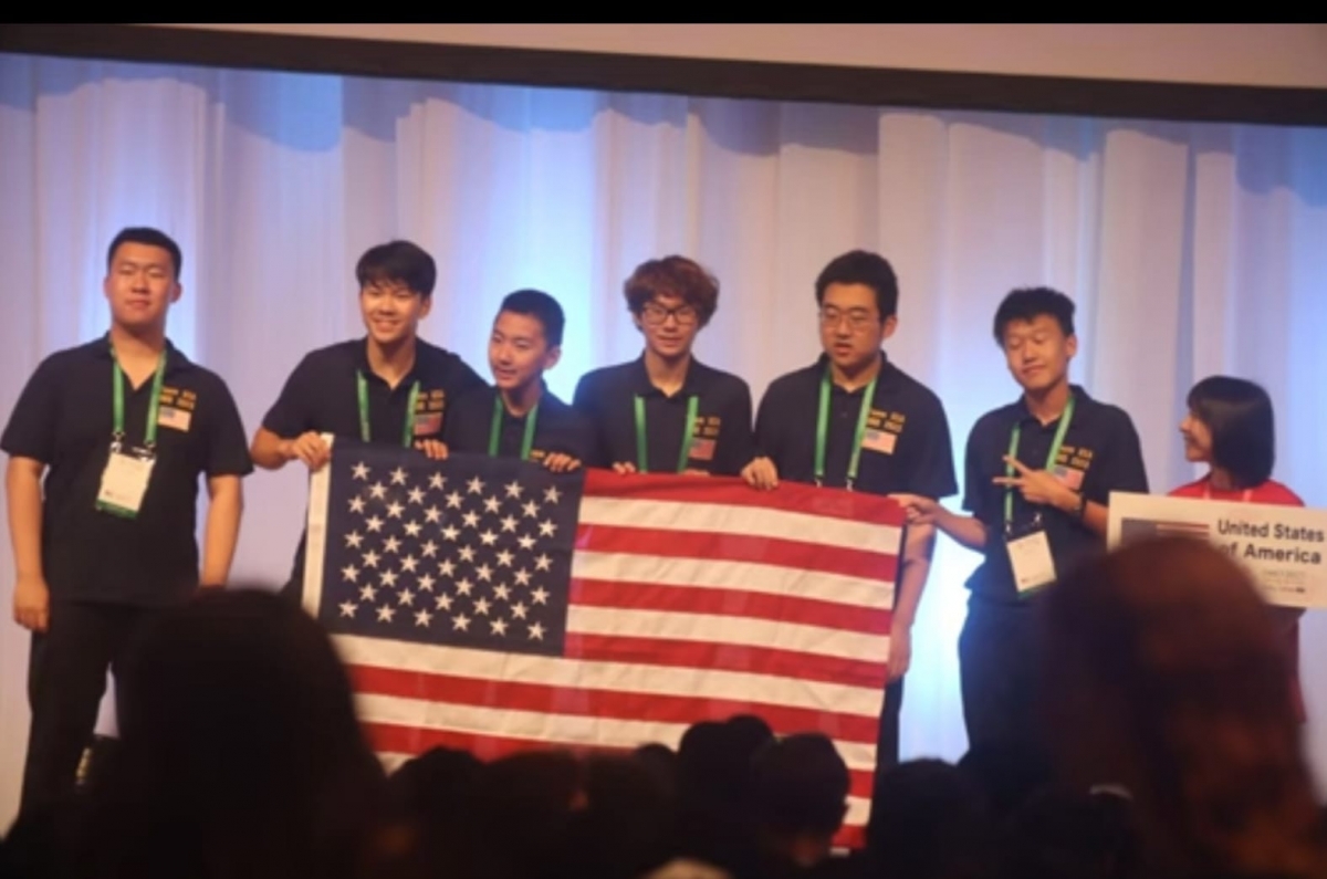 Đội tuyển Toán học Mỹ tham dự IMO 2023 có 6 thành viên thì 6 thí sinh là người gốc Trung Quốc 