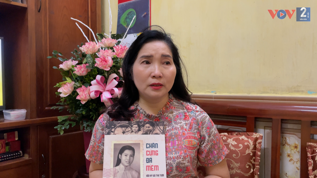 Món quà đặc biệt mà chị Nguyễn Thu Thủy (con gái bà Tươi) tặng khi mẹ bước sang tuổi 80