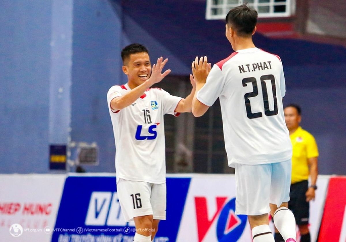 Thái Sơn Nam thắng chung cuộc 2-0 trước Sanvinest Khánh Hoà.