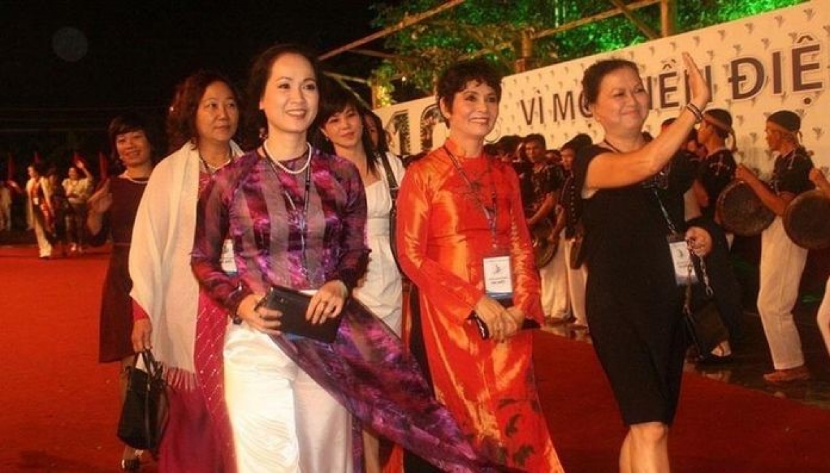 Các nghệ sĩ tham dự LHP Việt Nam lần thứ 17 tổ chức tại Phú Yên
