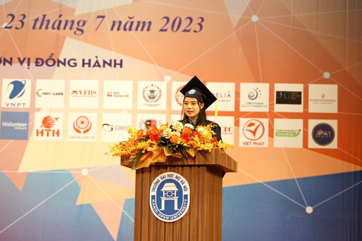 Phạm Hà Linh, tân Cử nhân Khoa Du lịch Trường ĐH Mở Hà Nội