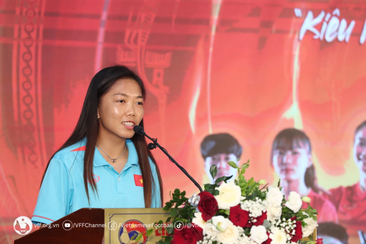 Tuyển thủ Huỳnh Như: "Vinh quang luôn kèm theo trách nhiệm khi kỳ vọng của NHM rất lớn" 