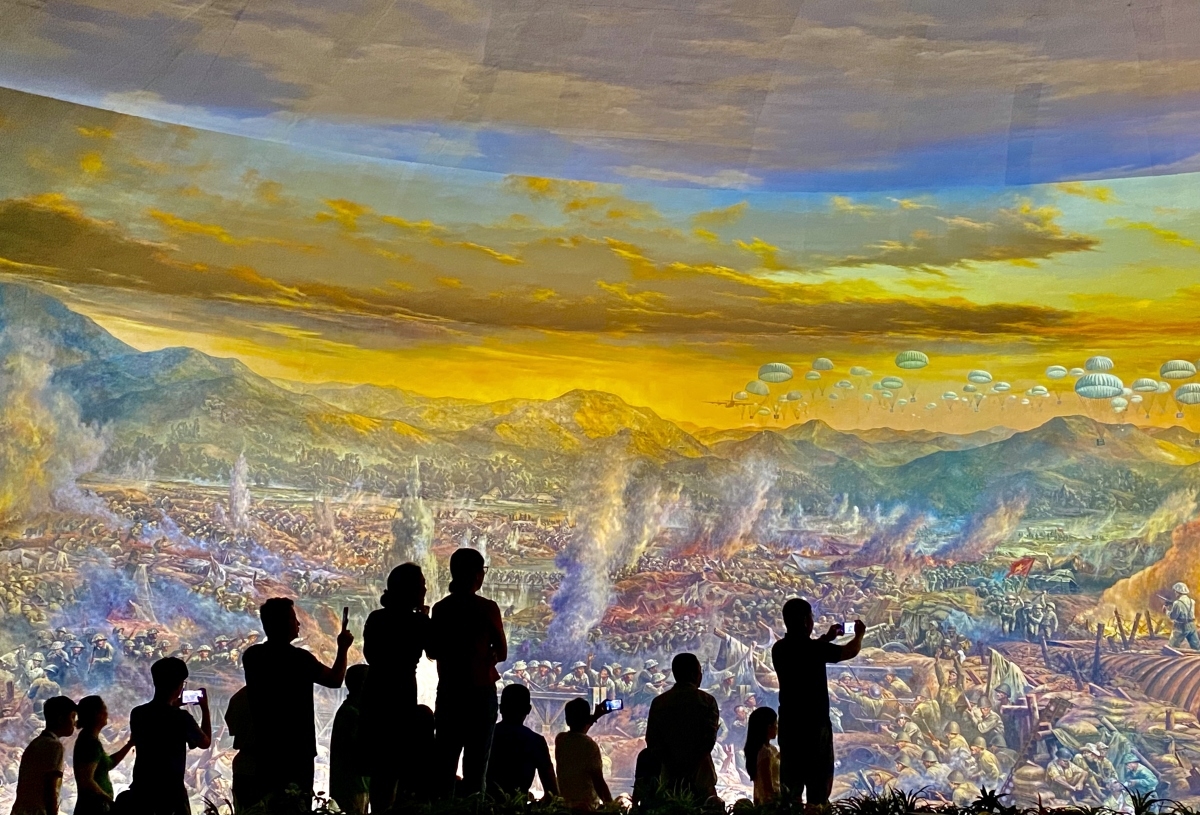 Bức tranh Panorama hoành tráng, tái hiện chân thực những khoảnh khắc trong chiến dịch Điện Biên Phủ