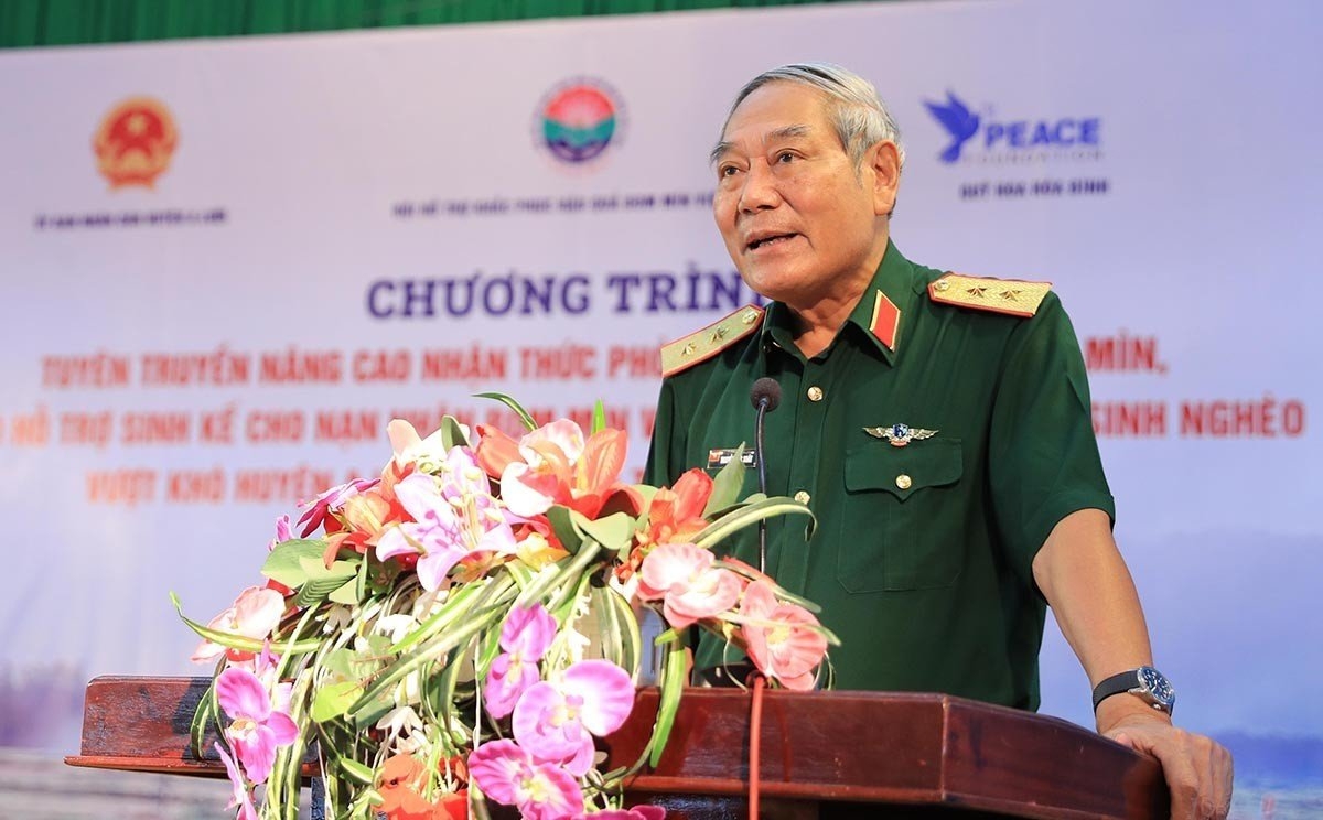 Trung tướng, AHLLVTND Nguyễn Đức Soát, Chủ tịch Hội Hỗ trợ khắc phục hậu quả bom mìn phát biểu tại sự kiện ngày 15/8/2023. Ảnh: Lâm Khánh