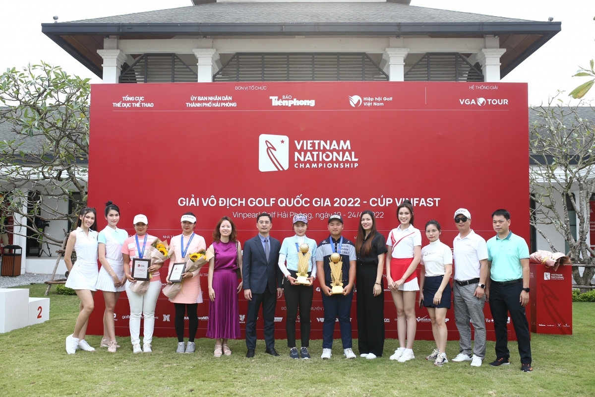 Nguyễn Anh Minh và Đoàn Xuân Khuê Minh là ĐKVĐ bảng nam và nữ giải golf VĐQG