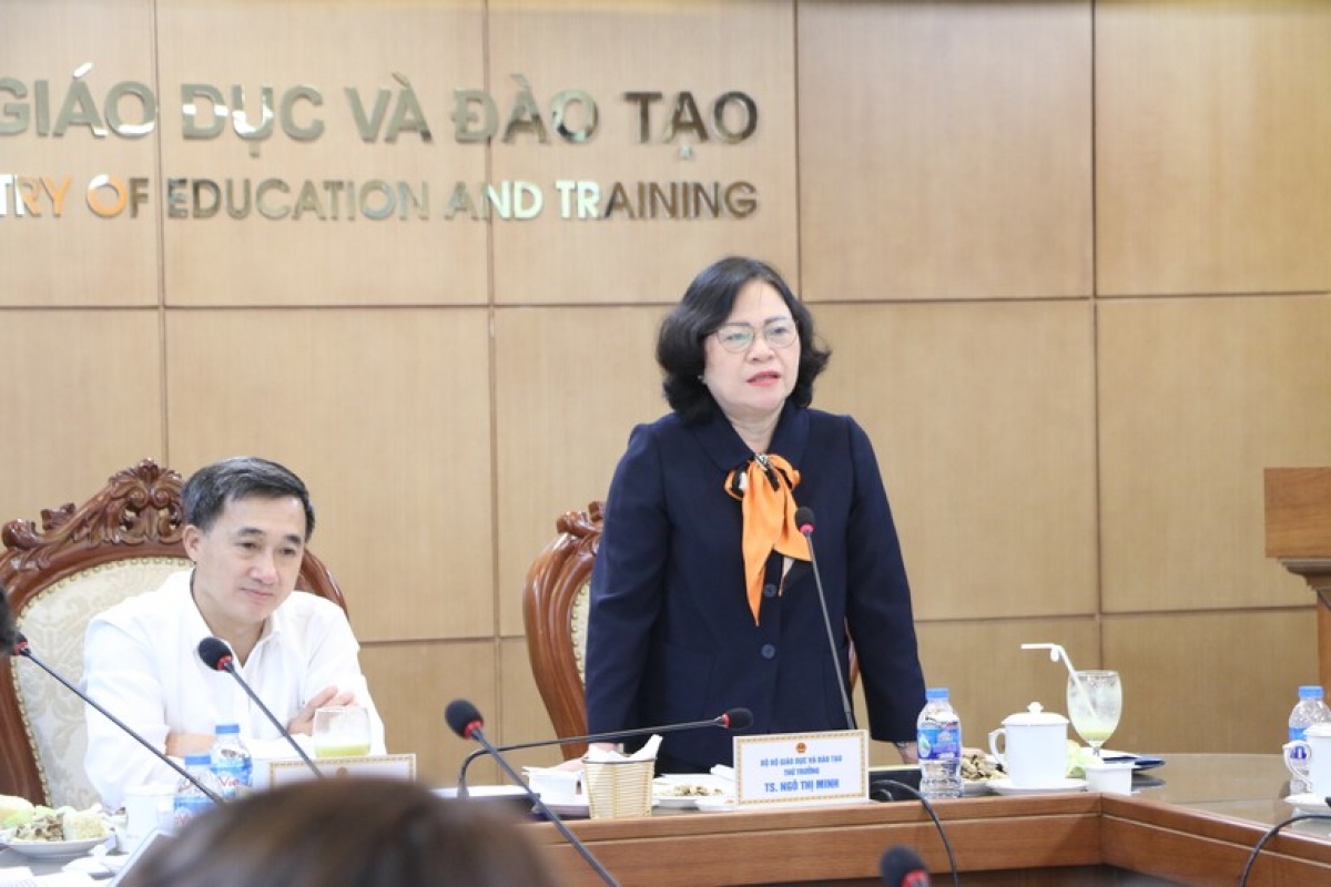 Thứ trưởng Bộ GD&amp;ĐT Ngô Thị Minh phát biểu khai mạc hội thảo.