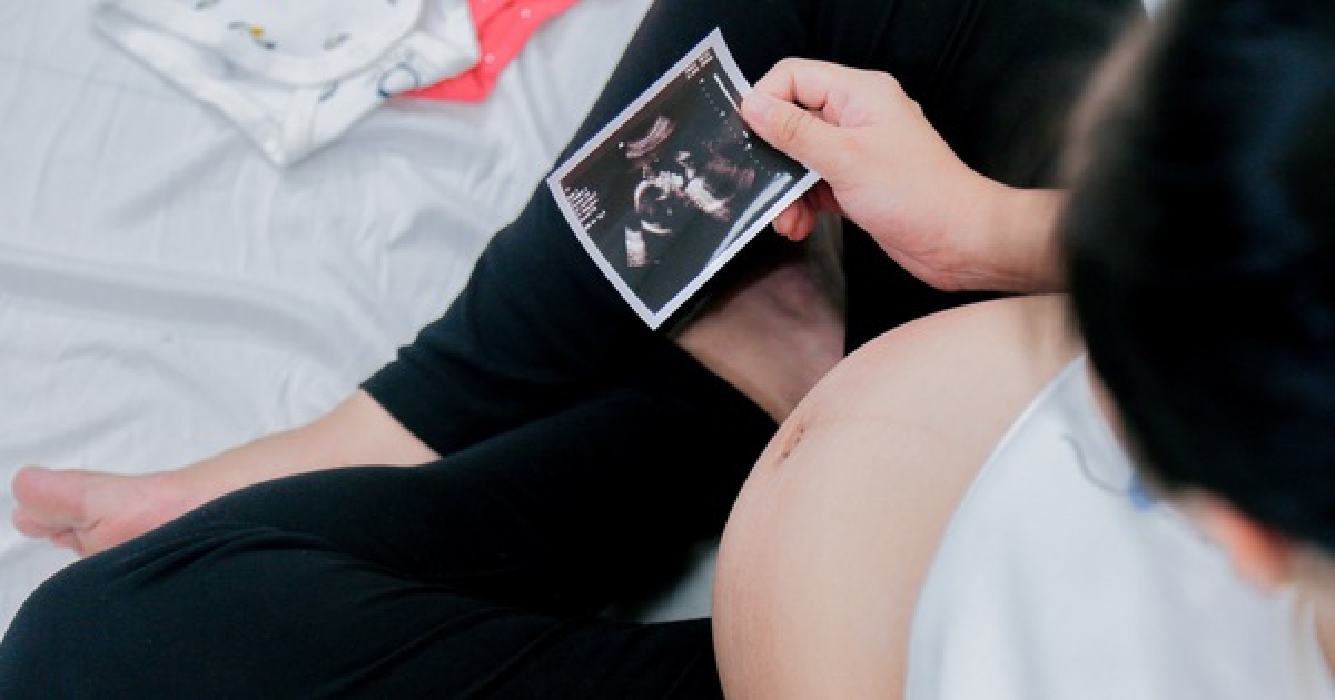 Nếu sản phụ đã có lần sinh con nhỏ thì ở những lần mang thai tiếp theo, thai nhi cũng có nguy cơ trọng lượng nhỏ hơn so với tuổi thai