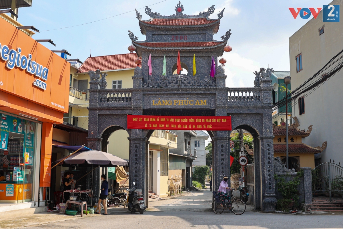 Làng Phúc Am (xã Duyên Thái, huyện Thường Tín) cách trung tâm Thủ đô chưa đầy 20 km, được biết đến là nơi sản xuất các sản phẩm hàng mã phục vụ các tỉnh thành trên cả nước từ nhiều đời nay.