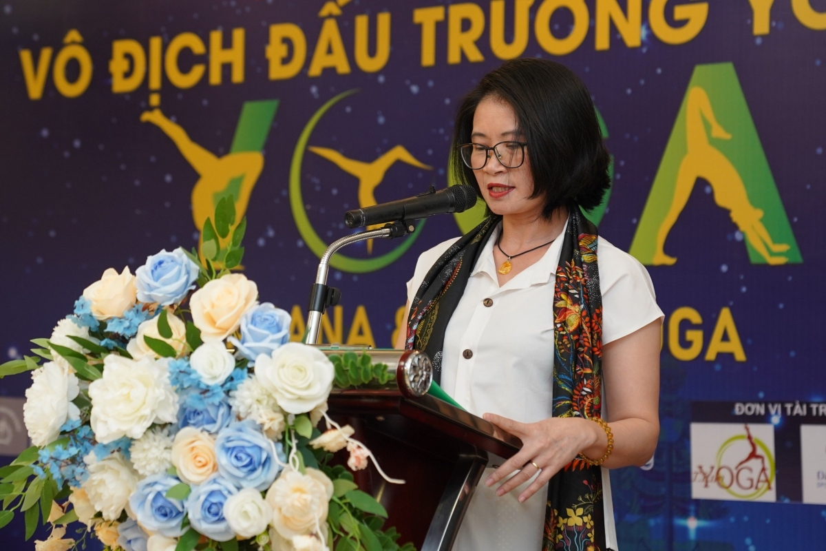Bà Đặng Thị Hồng Nhung, Phó Chủ tịch kiêm Tổng thư ký Liên đoàn Yoga Việt Nam
