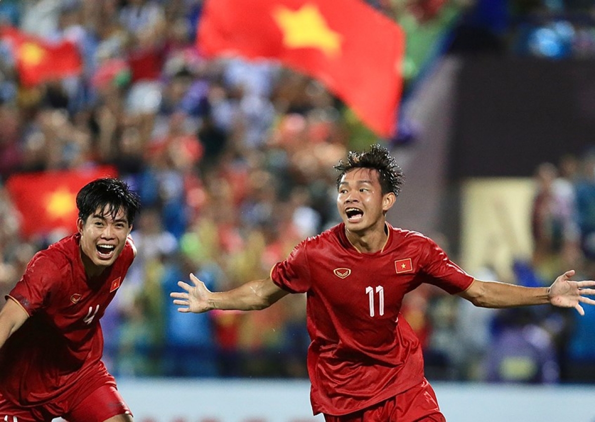 Vĩ Hào tỏa sáng sau khi vào sân từ ghế dự bị (Ảnh: AFC)