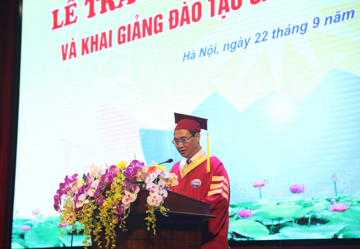 Tân Tiến sĩ Đặng Văn Thanh phát biểu tri ân