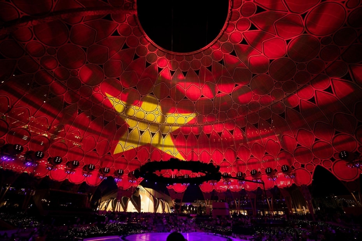 Lần đầu tiên một câu chuyện lịch sử Việt Nam được kể qua hình thức trình chiếu lên mái vòm lớn nhất thế giới