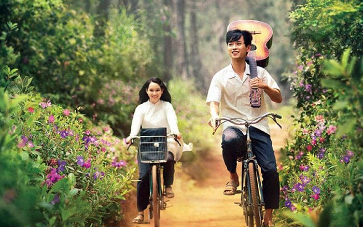 Cảnh trong phim Mắt biếc, tác phẩm được trao giải Bông sen Vàng tại Liên hoan Phim Việt Nam lần thứ 22