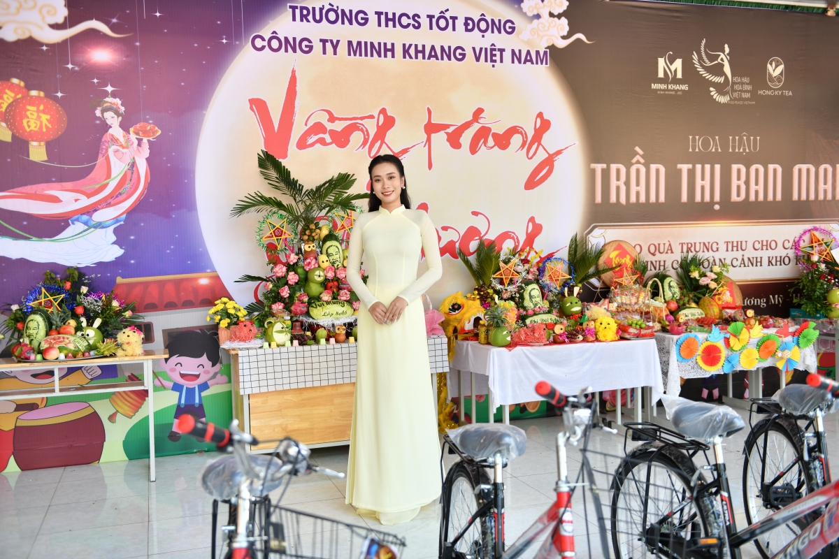 Hoạt động ý nghĩa nhân dịp tết Trung thu của Miss Peace Vietnam tại xã Tốt Động (Chương Mỹ, Hà Nội)