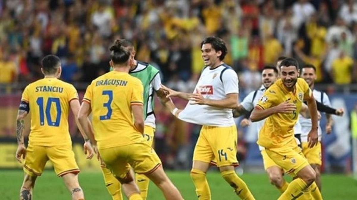 Romania đánh bại Kosovo 2-0 để củng cố vị trí thứ hai ở bảng I