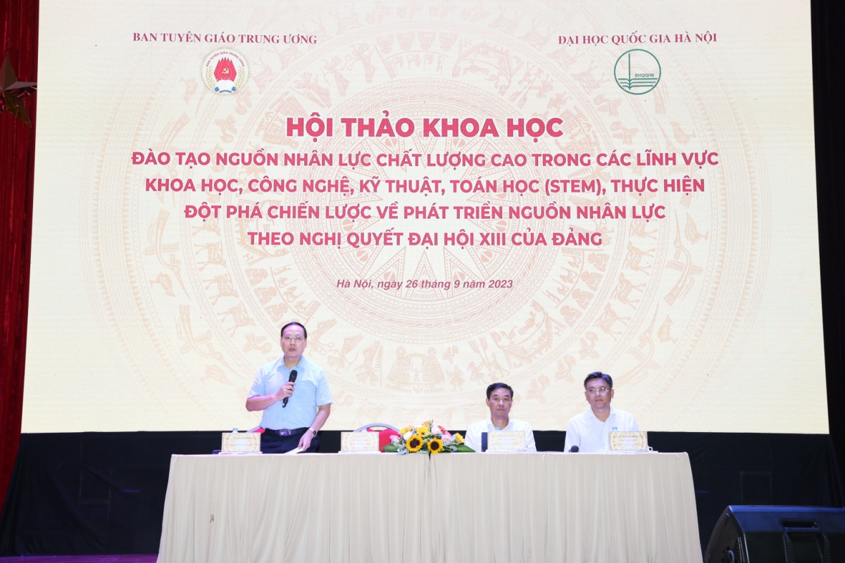 GS.TSKH Nguyễn Đình Đức phát biểu tại Hội thảo 