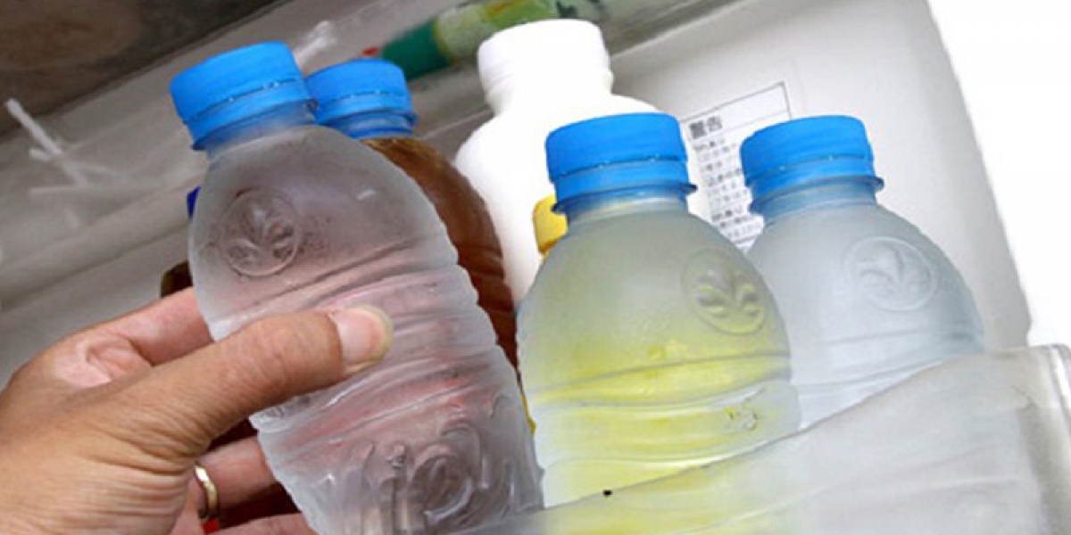 Thói quen sử dụng lại chai, hộp nhựa dùng một lần để đựng thực phẩm khiến cơ thể nạp nhiều hạt vi nhựa hơn