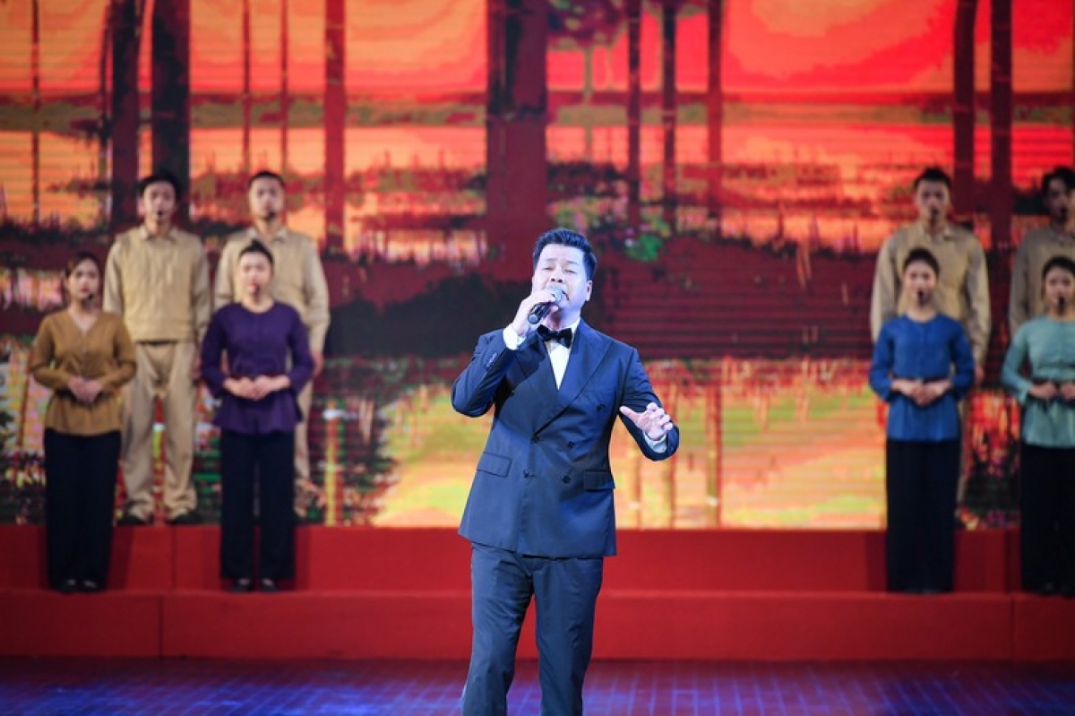 NSƯT Đăng Dương biểu diễn ca khúc Du kích sông Thao của nhạc sỹ Đỗ Nhuận tại Sao Độc lập năm 2023.