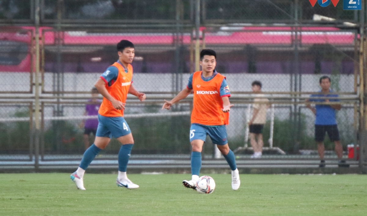 Theo Triệu Việt Hưng, mức độ cạnh tranh tại đội tuyển Việt Nam rất cao