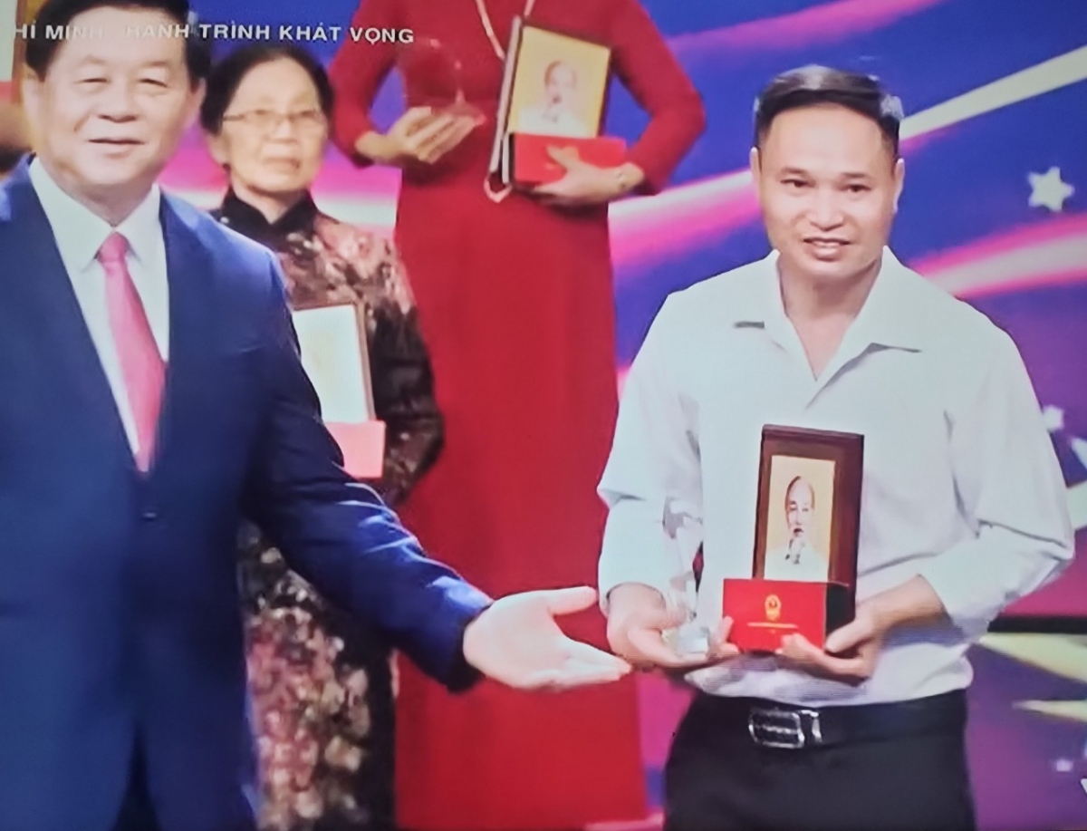 Anh Nguyễn Đình Tường được vinh danh trong Chương trình “Hồ Chí Minh - Hành trình khát vọng 2022”