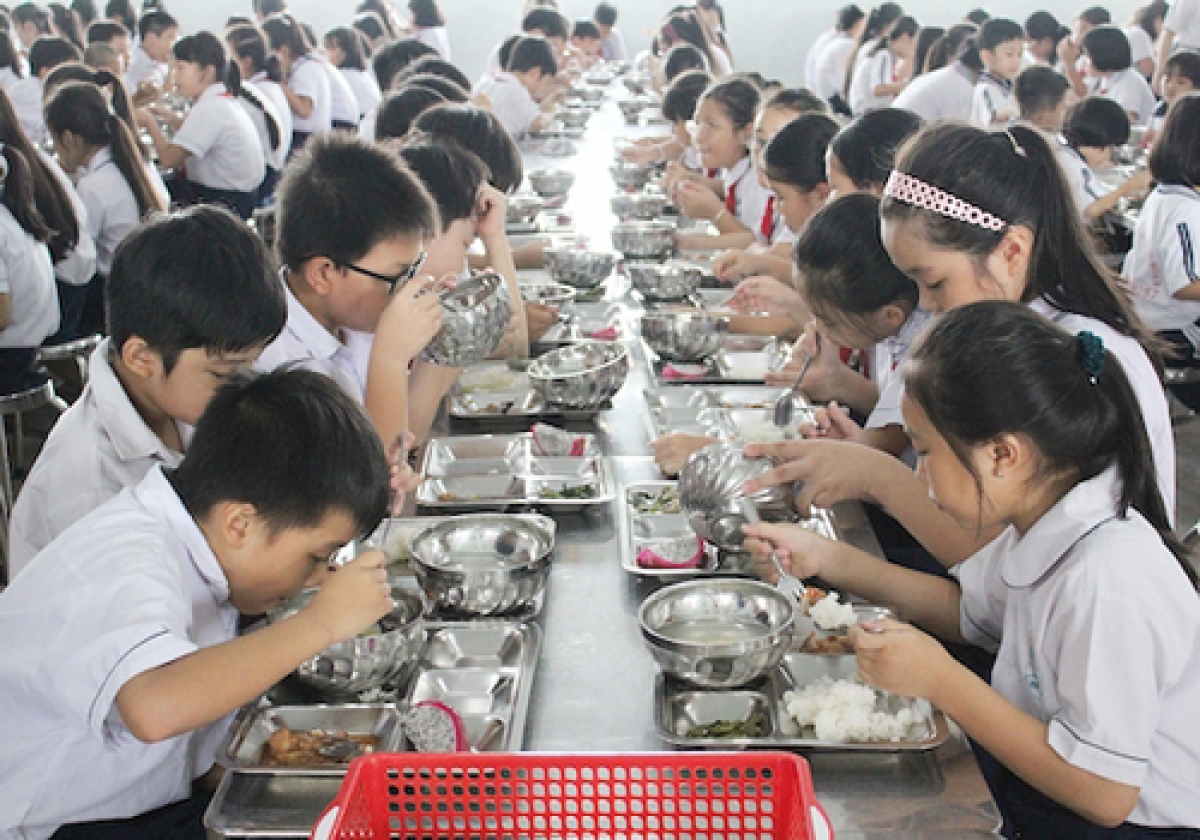 Bữa ăn học đường có vai trò quan trọng trong sự phát triển của trẻ. Ảnh: Internet
