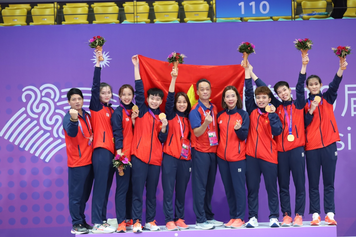 ĐT cầu mây nữ Việt Nam vô địch nội dung cầu 4 nữ ASIAD 19