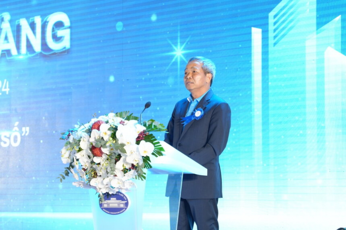  Chủ tịch HĐQT, Chủ tịch Điều hành Tập đoàn Công nghệ CMC, Chủ tịch Hội đồng Trường Đại học CMC Nguyễn Trung Chính phát biểu tại Lễ khai giảng 